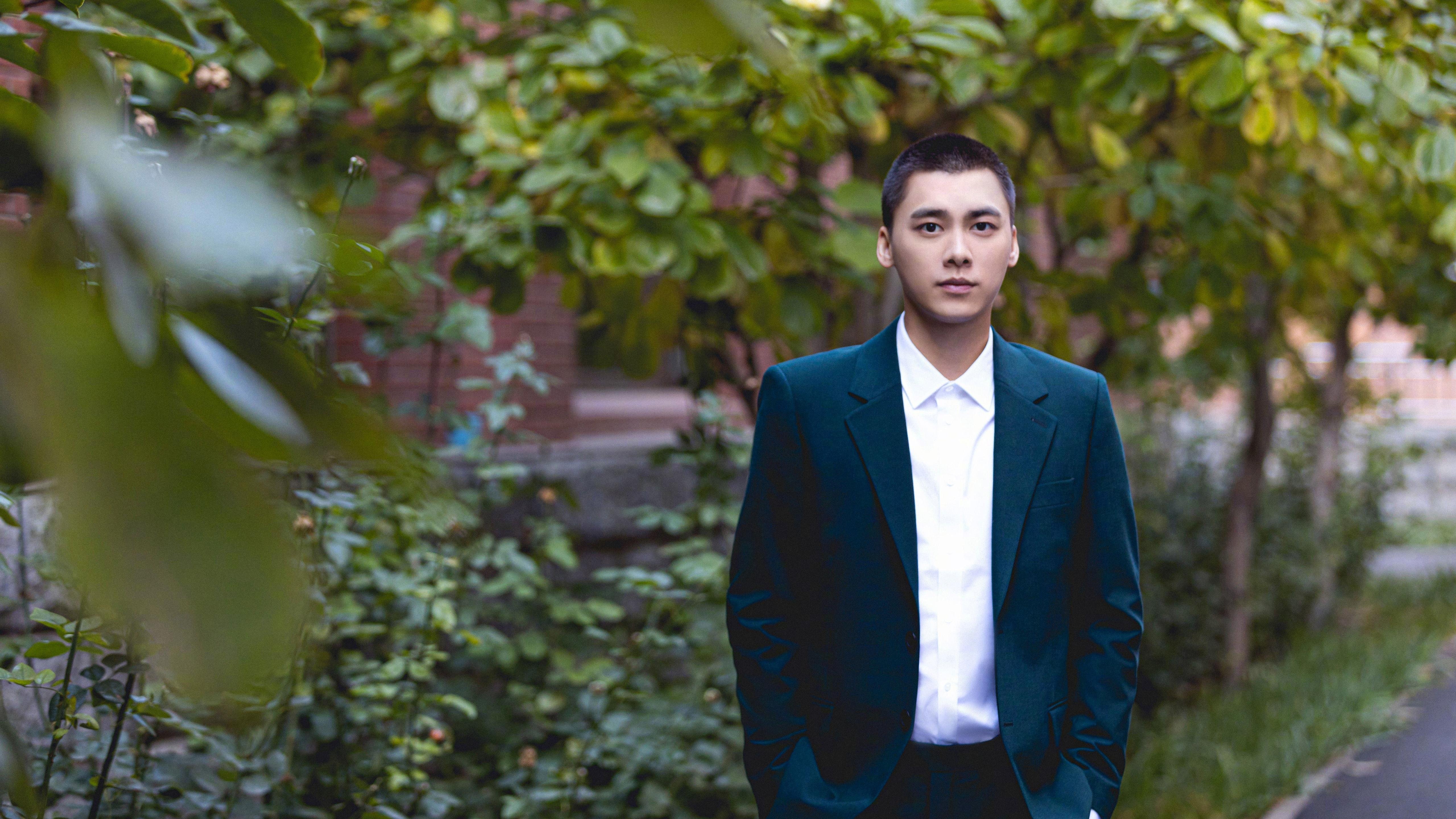 1.主标题，齿轮无声，悬念已碎