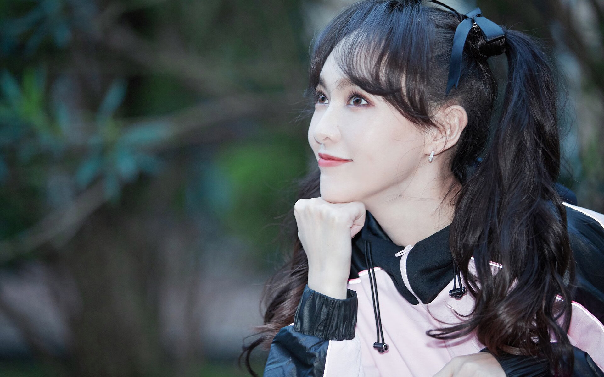 慈善赛的陌生对决，当里昂偶遇尼日利亚，苏亚雷斯用实力打破质疑