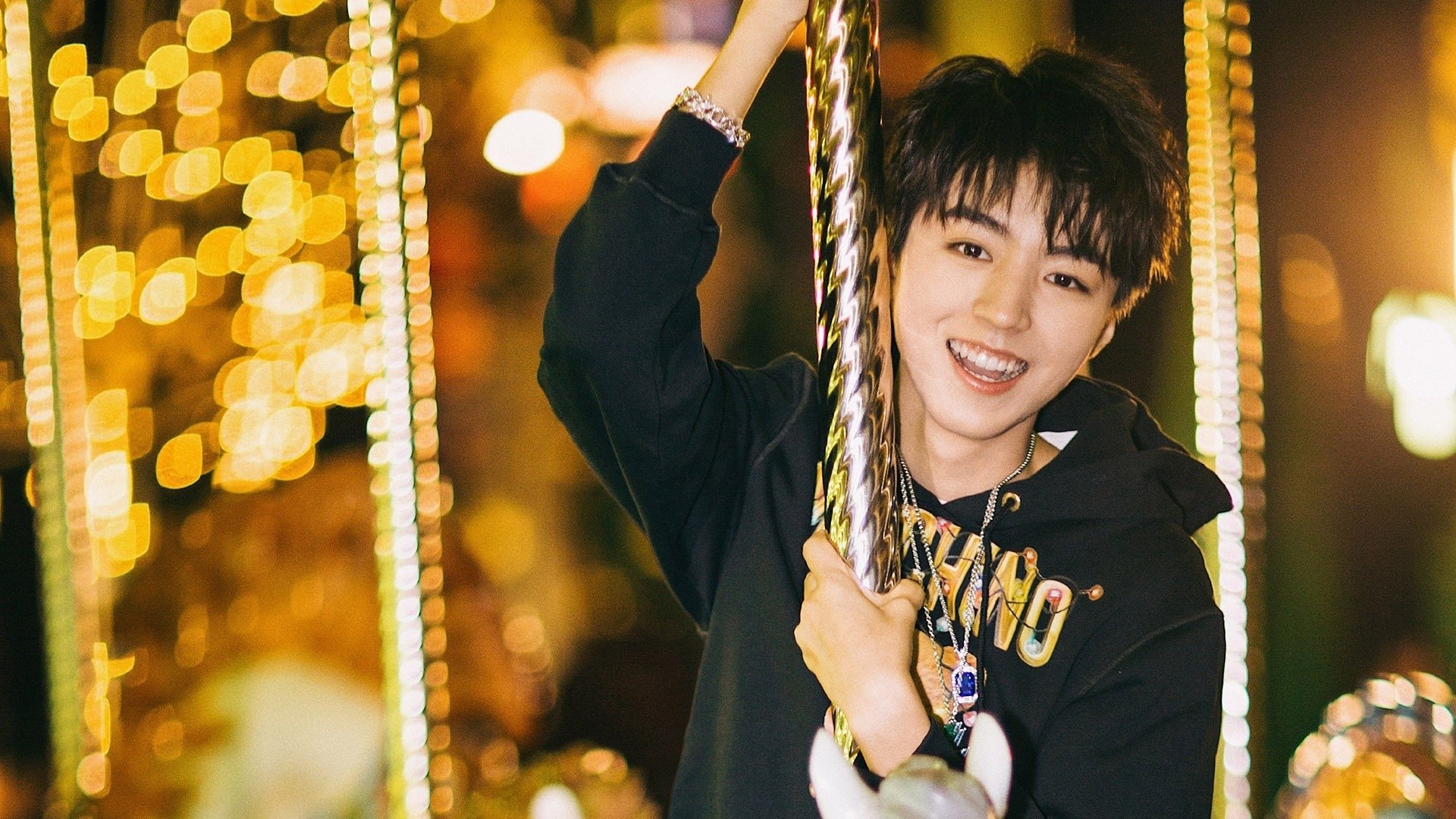 荣耀与逆袭，足球世界的一体两面