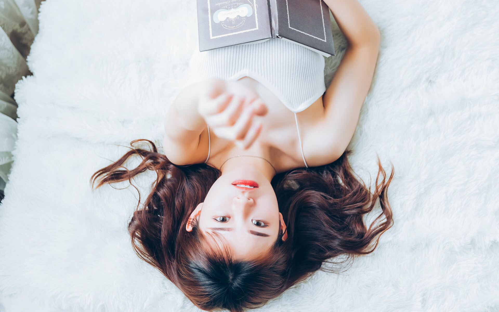 双城记，意甲焦点夜的绿茵搏杀与塔图姆的大场面先生时刻